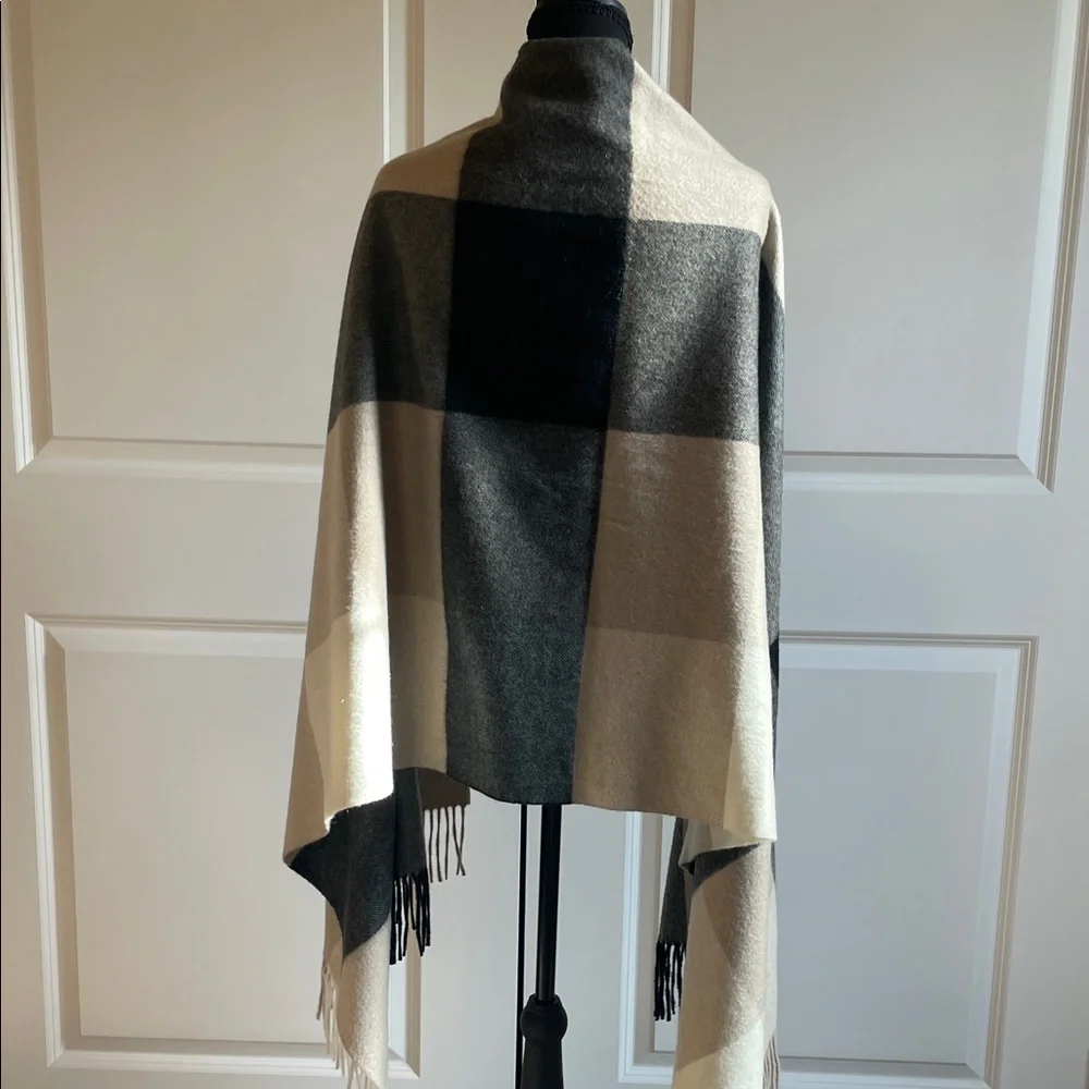 Fraas Cashmere Black and Cream Checkered Wrap